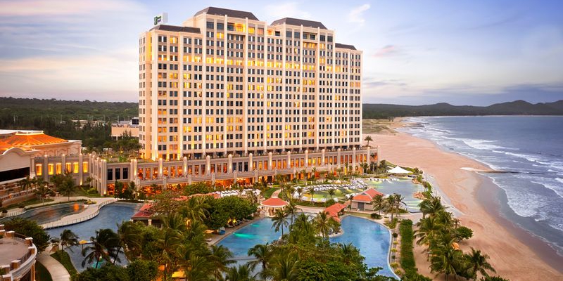 Holiday Inn Resort Hồ Tràm Beach 5 Sao (Trọn gói 2N1Đ | Phòng tiêu chuẩn, ăn 2 bữa, xe đưa đón)